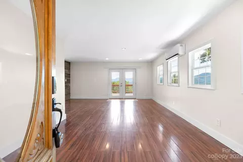 632 Thunder Rd, Clyde, NC 28721 photo 9