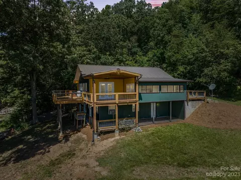 632 Thunder Rd, Clyde, NC 28721 photo 2