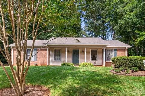 8107 Coxwood Ct, Charlotte, NC 28227