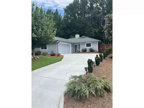 9030 St Lucia Ln, Charlotte, NC 28277