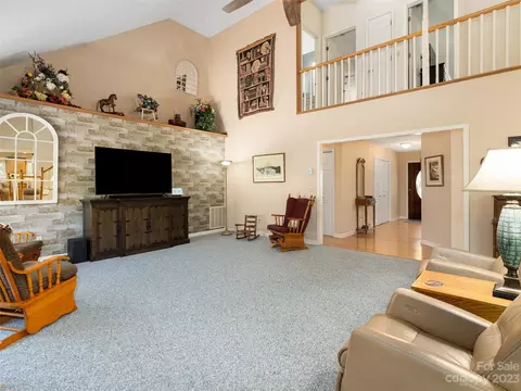 274 Calico Ln, Clyde, NC 28721 photo 10