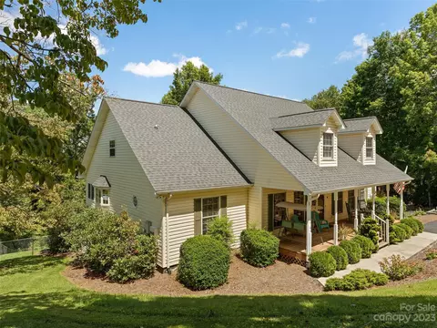 274 Calico Ln, Clyde, NC 28721 photo 2