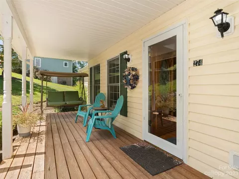 274 Calico Ln, Clyde, NC 28721 photo 5