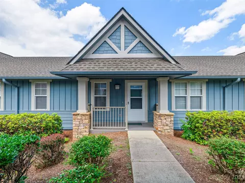 3302 Blue Goose Ct, Hendersonville, NC 28792