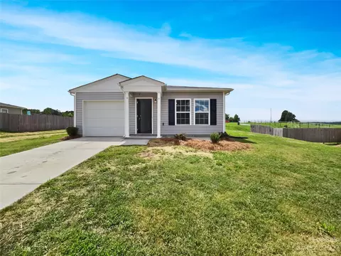 135 Autumn Woods Dr, Kings Mountain, NC 28086