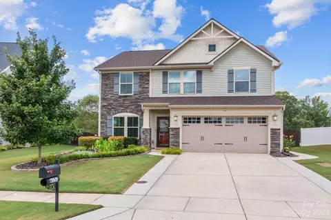 6151 Canyon Trl, Denver, NC 28037
