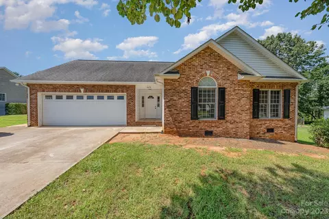 5079 Mill Pond Dr, Conover, NC 28613