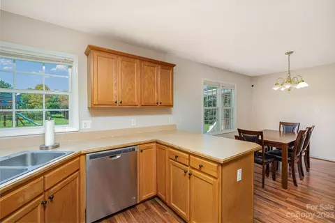 5079 Mill Pond Dr, Conover, NC 28613 photo 10