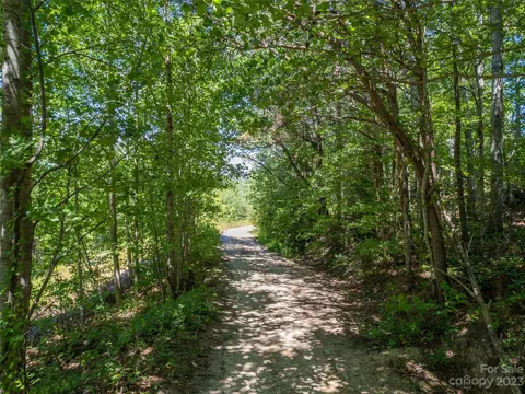 00 Summer Rd, Hendersonville, NC 28792