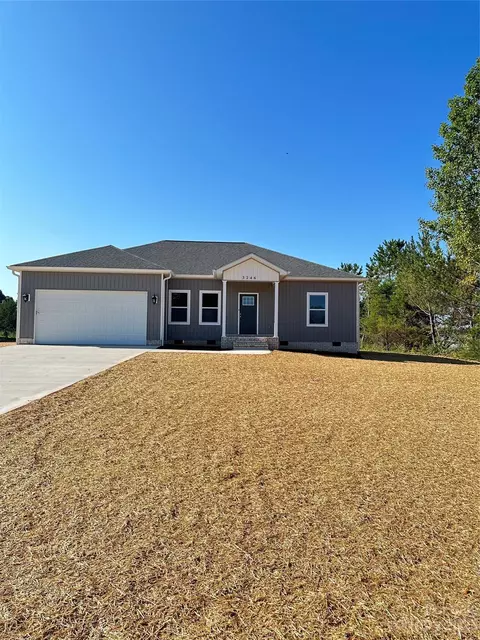 3246 Snow Creek Rd, Hickory, NC 28601