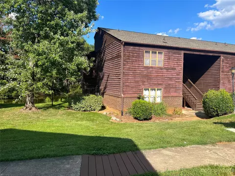 8053 Cedar Glen Dr, Charlotte, NC 28212