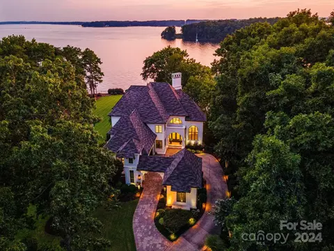15503 Fishermans Rest Ct, Cornelius, NC 28031