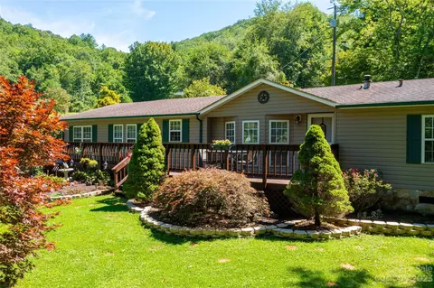 1432 Rebels Creek Rd, Bakersville, NC 28705