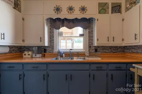112 Maple St, Jefferson, NC 28640 photo 10