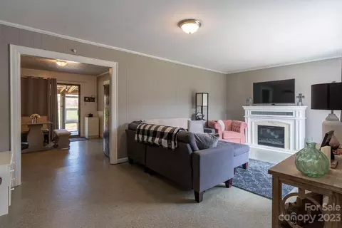 112 Maple St, Jefferson, NC 28640 photo 4