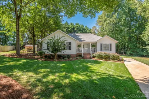 5905 Loch Arbor Ln, Mint Hill, NC 28227