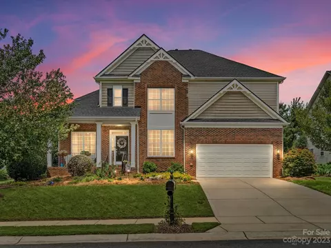 8120 Madrigal Ct, Waxhaw, NC 28173