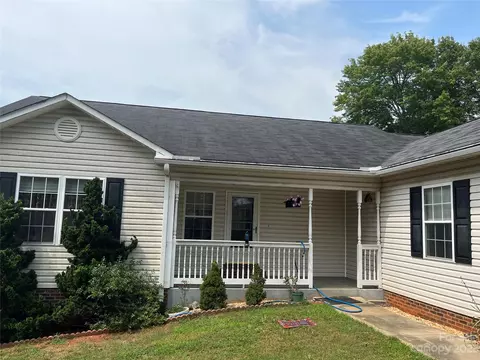 111 Hoyle St, Morganton, NC 28655