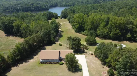 596 Scout Cabin Rd, Kershaw, SC 29067