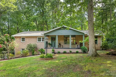 209 Beth Dr, Hendersonville, NC 28791