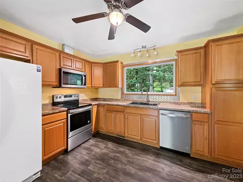 52 Walnut Rd, Clyde, NC 28721 photo 9