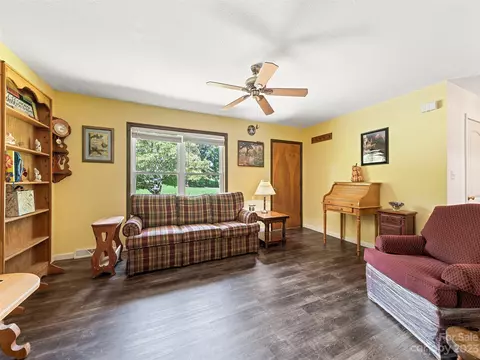 52 Walnut Rd, Clyde, NC 28721 photo 11