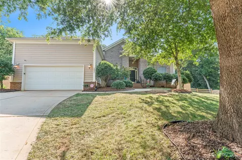 10057 Falmouth Ln, Charlotte, NC 28269
