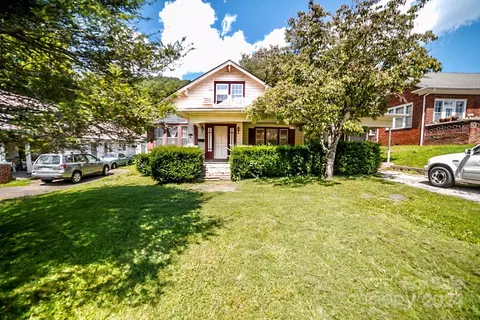 147 Walnut Ave, Spruce Pine, NC 28777 photo 3