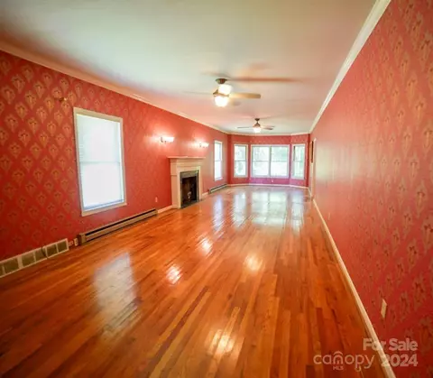 147 Walnut Ave, Spruce Pine, NC 28777 photo 10