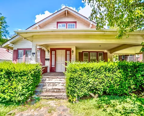 147 Walnut Ave, Spruce Pine, NC 28777 photo 1