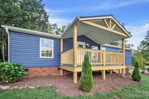 1109 Deer Park Rd, Nebo, NC 28761