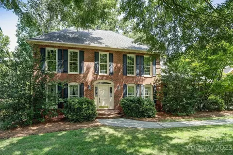 10215 Hanover Glen Rd, Charlotte, NC 28210