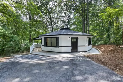 10 Donothan Dr, Arden, NC 28704