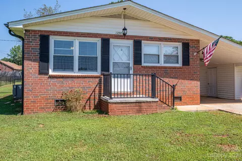 1258 Park Cir, Lincolnton, NC 28092