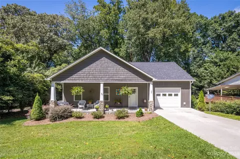 104 Ann St, Morganton, NC 28655