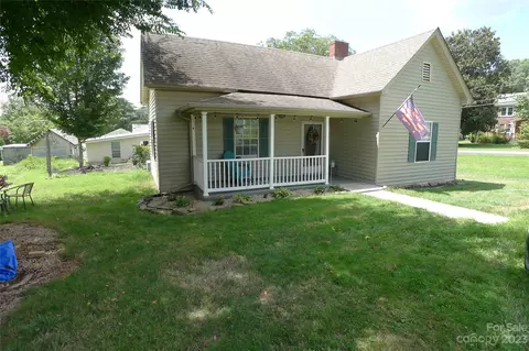 106 Yadkin St, Cooleemee, NC 27014
