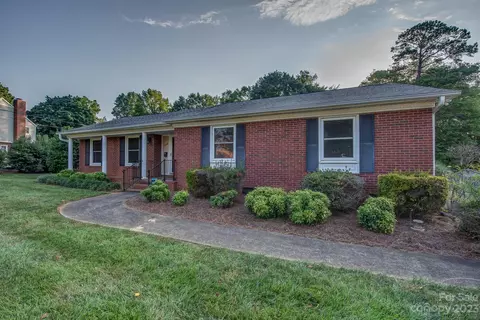 3148 Erskine Dr, Gastonia, NC 28054