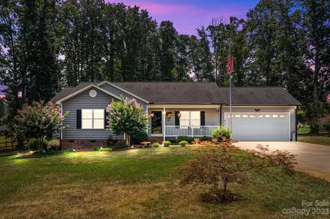 117 Bluff Ct, Statesville, NC 28625