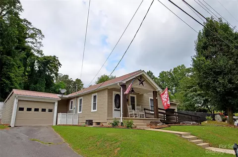 203 Maple Ave, Marion, NC 28752 photo 2