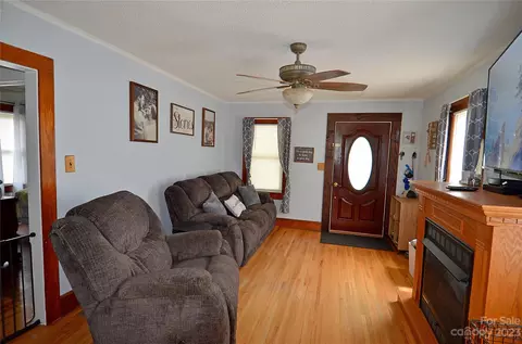 203 Maple Ave, Marion, NC 28752 photo 11