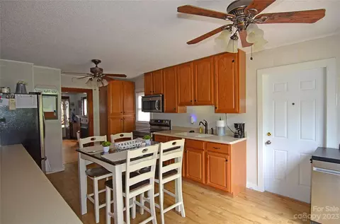 203 Maple Ave, Marion, NC 28752 photo 13