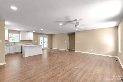 2219 Comb Way, Lancaster, SC 29720 photo 5