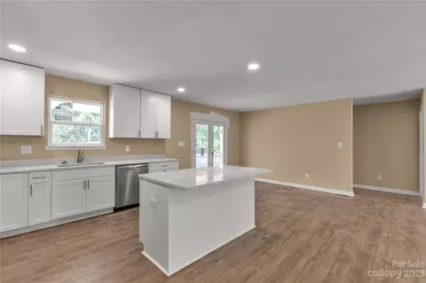 2219 Comb Way, Lancaster, SC 29720 photo 9