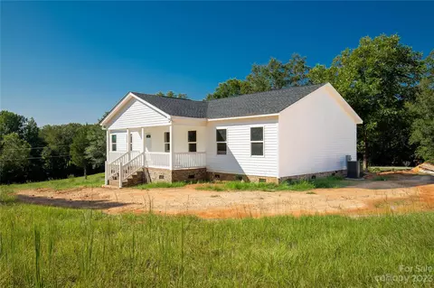 2219 Comb Way, Lancaster, SC 29720 photo 2