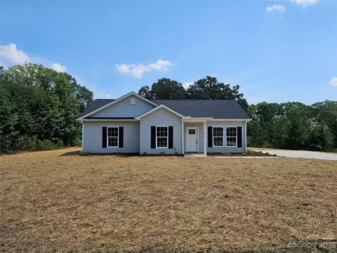 615 Sunset Cir, Lancaster, SC 29720