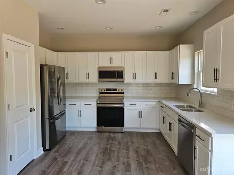 615 Sunset Cir, Lancaster, SC 29720 photo 4
