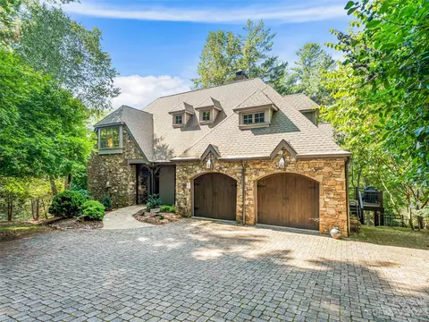 2 Running Creek Trl, Arden, NC 28704