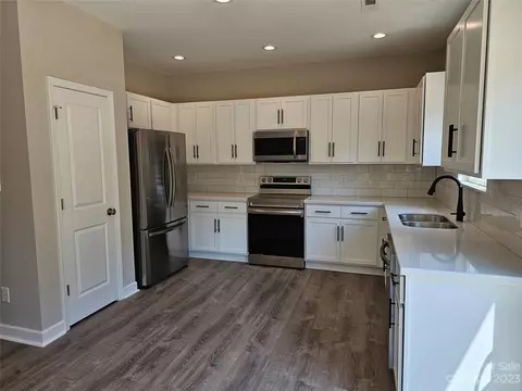 523 Sunset Cir, Lancaster, SC 29720 photo 5