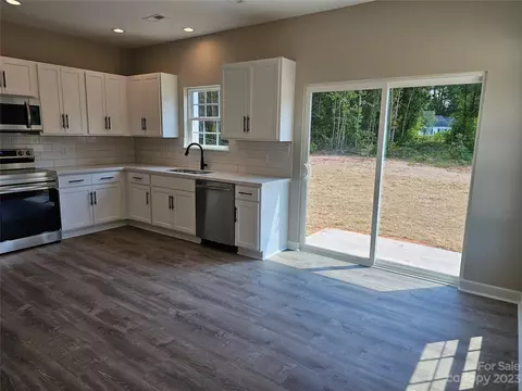 523 Sunset Cir, Lancaster, SC 29720 photo 4