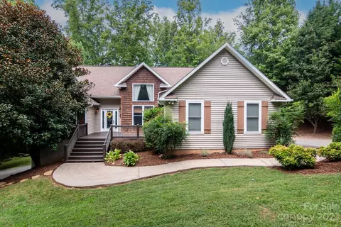 9 Jupiter Hills Dr, Weaverville, NC 28787